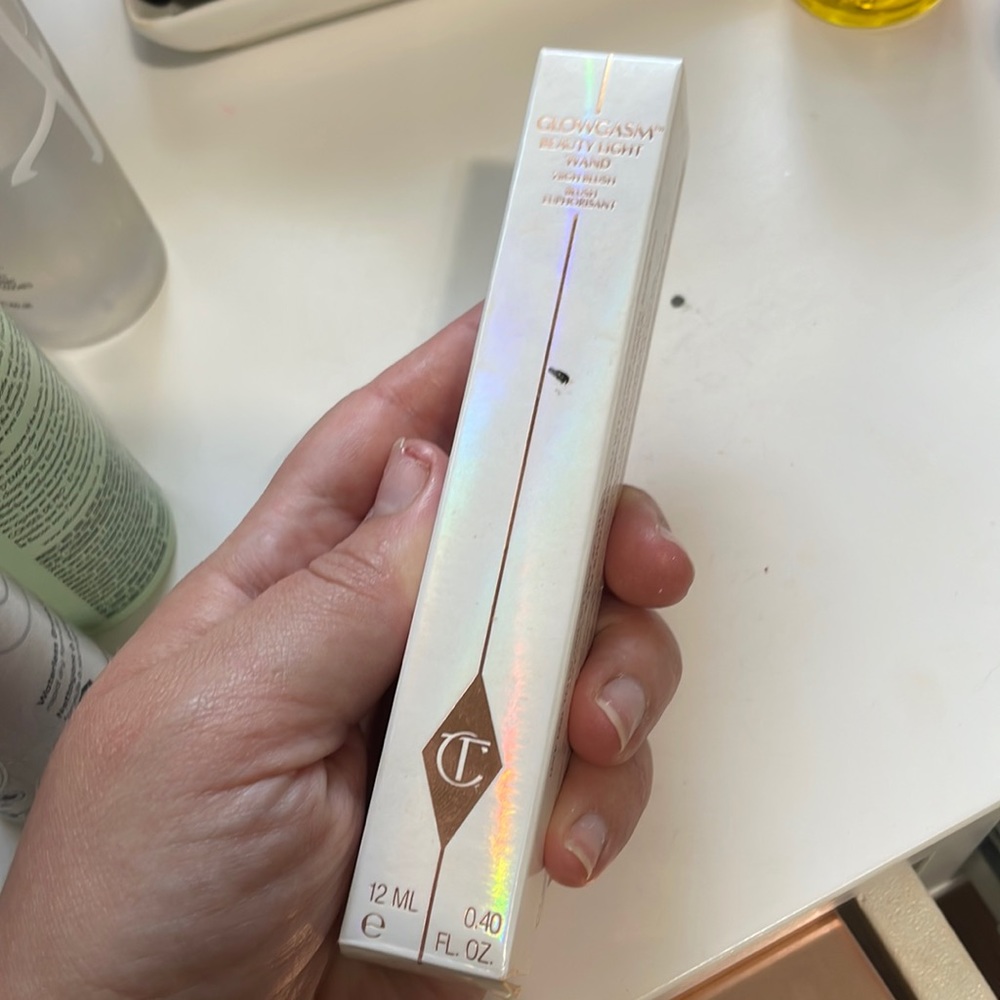 Charlotte tilbury glowgasm beauty light wand in peachgasm